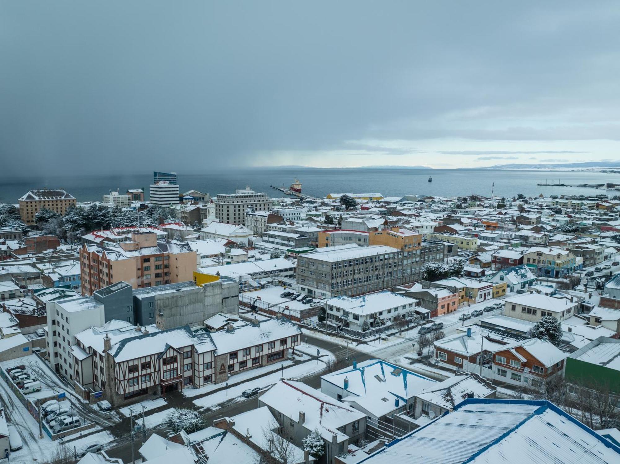 Almasur Punta Arenas Hotell Exteriör bild